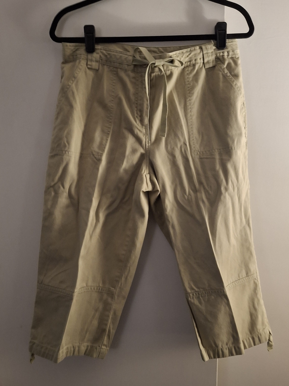 JM Collection Women's Light Khaki Pull-On Capri Chinos